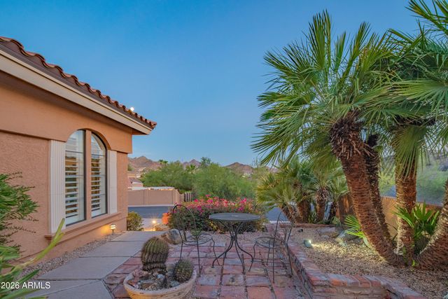 1054 E SHANGRI LA Road, Phoenix, AZ 85020