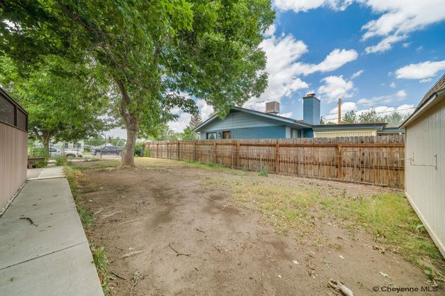 1056 HIGH ST, Wheatland, WY 82201
