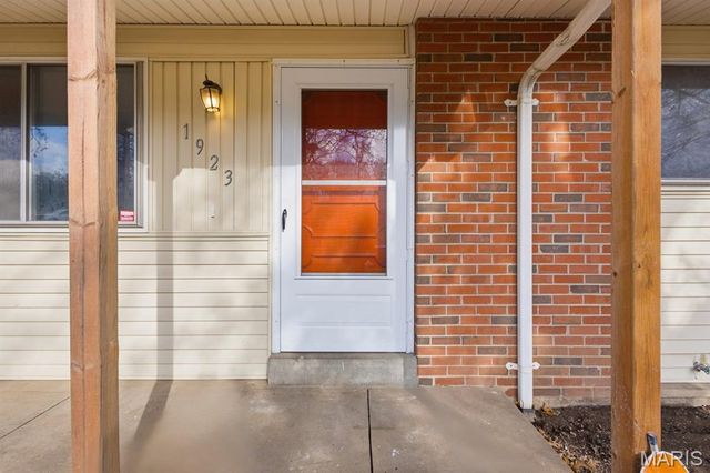 1923 Nashua Drive, Dellwood, MO 63136