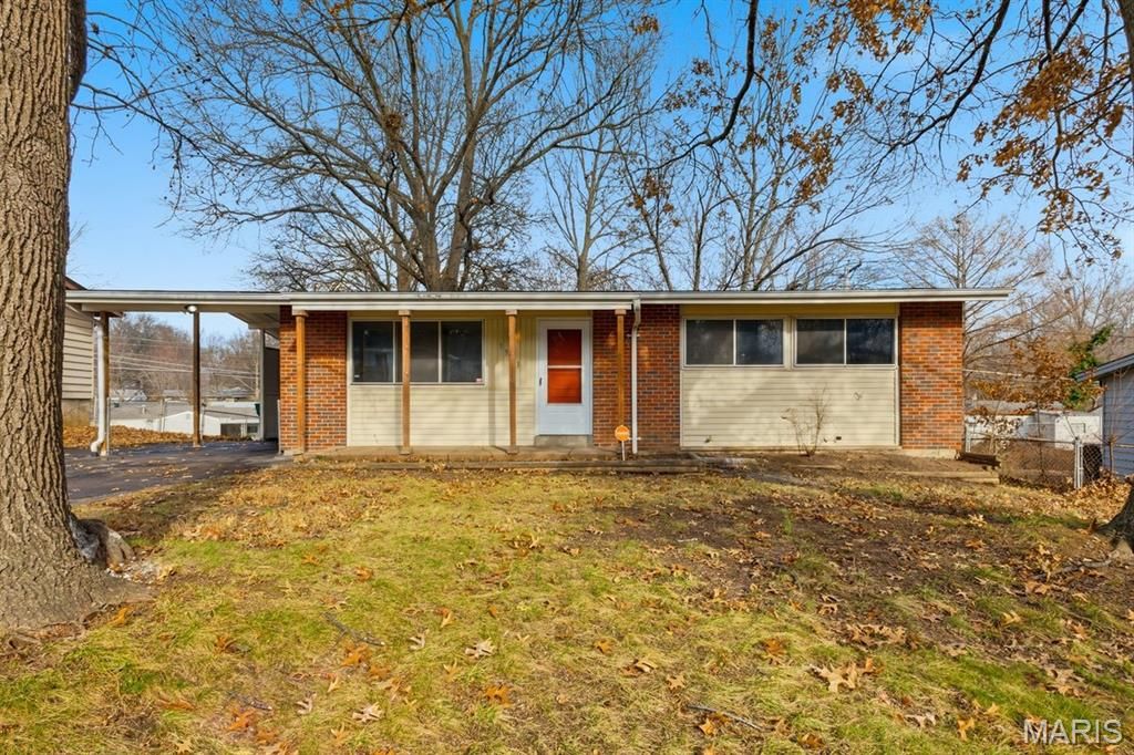 1923 Nashua Drive, Dellwood, MO 63136