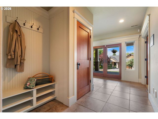 1046 Nw DEERFERN Loop, Camas, WA 98607