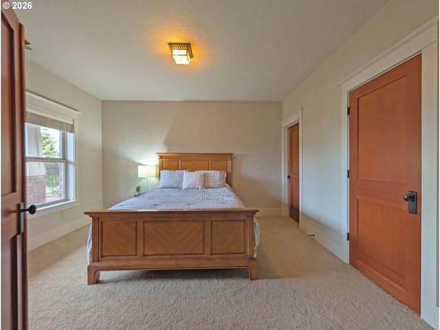 1046 Nw DEERFERN Loop, Camas, WA 98607