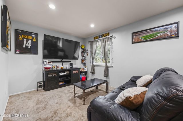 3 Eagle Court, Howell, NJ 07731