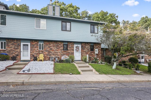 3 Eagle Court, Howell, NJ 07731