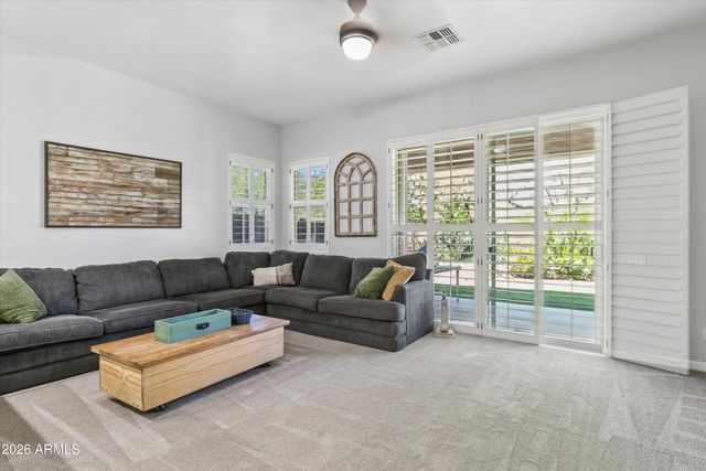 42738 N COURAGE Trail, Anthem, AZ 85086
