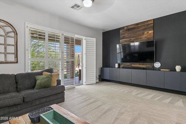 42738 N COURAGE Trail, Anthem, AZ 85086