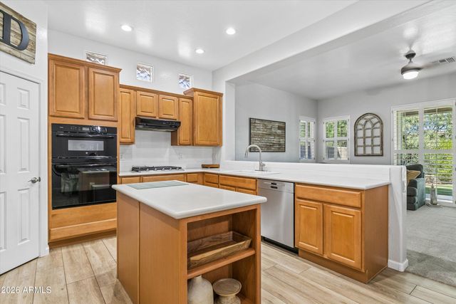 42738 N COURAGE Trail, Anthem, AZ 85086