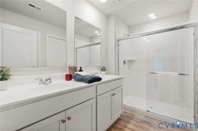 1650 River Bluff Ln, North Prince George, VA 23860