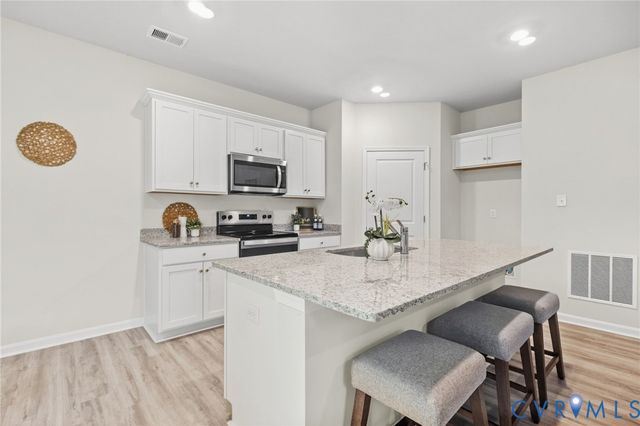 1650 River Bluff Ln, North Prince George, VA 23860