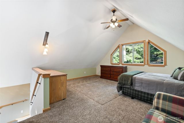 214 Paradise Dr, Ashford, WA 98304