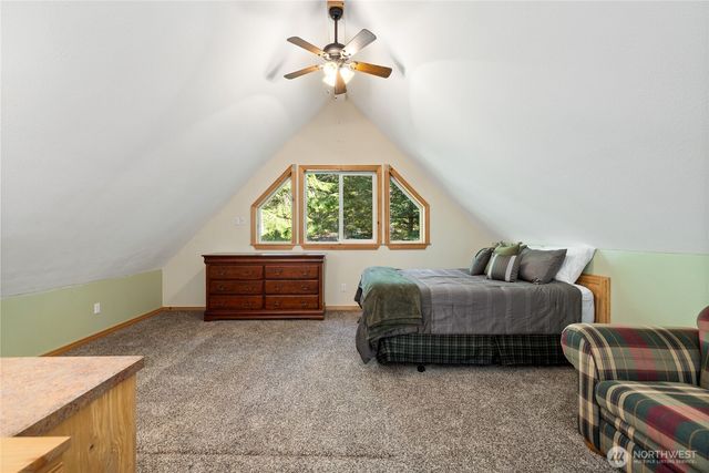 214 Paradise Dr, Ashford, WA 98304