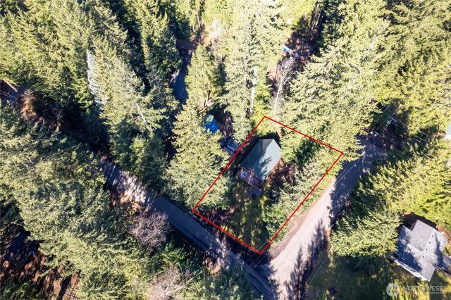 214 Paradise Dr, Ashford, WA 98304