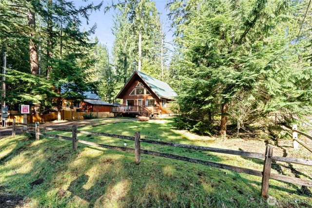 214 Paradise Dr, Ashford, WA 98304