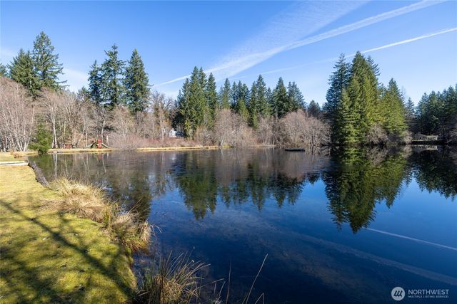 214 Paradise Dr, Ashford, WA 98304