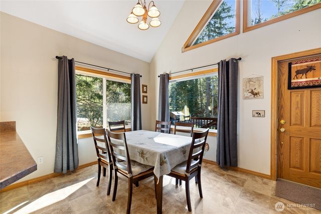 214 Paradise Dr, Ashford, WA 98304