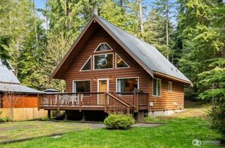 214 Paradise Dr, Ashford, WA 98304
