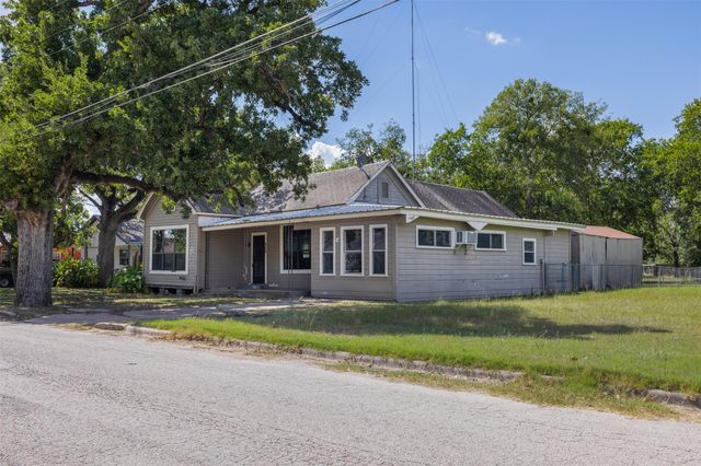 488 Seventh St, Somerville, TX 77879