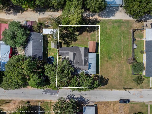 488 Seventh St, Somerville, TX 77879