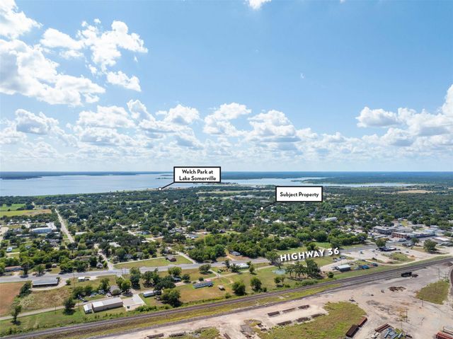 488 Seventh St, Somerville, TX 77879