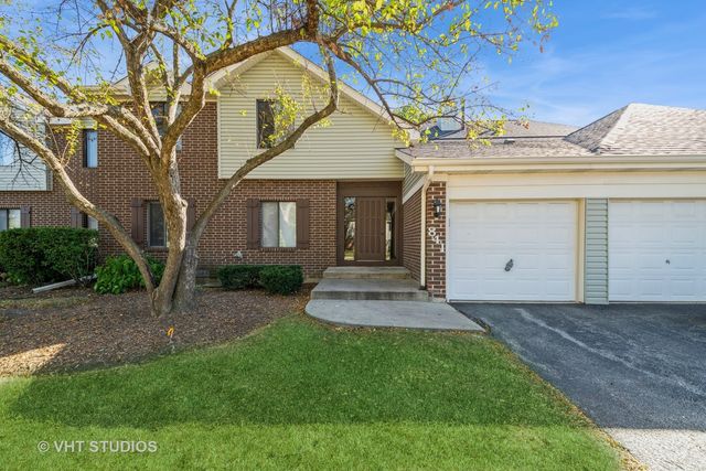 841 Cross Creek Court C, Roselle, IL 60172