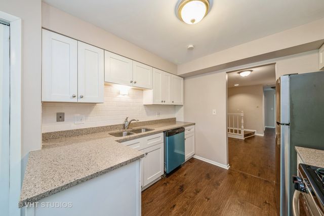 841 Cross Creek Court C, Roselle, IL 60172