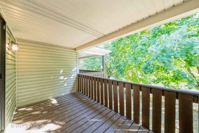 841 Cross Creek Court C, Roselle, IL 60172