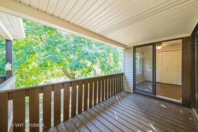 841 Cross Creek Court C, Roselle, IL 60172
