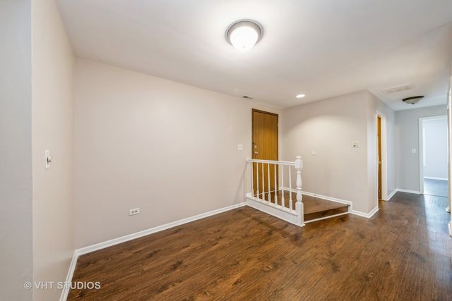 841 Cross Creek Court C, Roselle, IL 60172