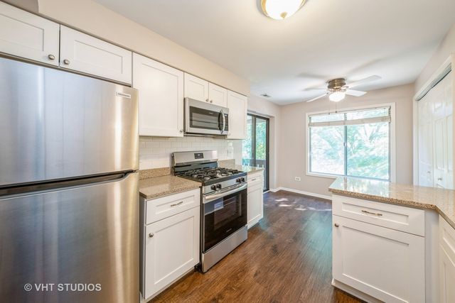 841 Cross Creek Court C, Roselle, IL 60172