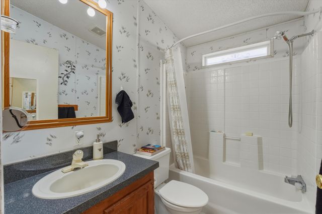 3033 Dona Juanita Drive SW, Albuquerque, NM 87121