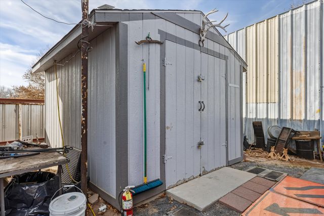 3033 Dona Juanita Drive SW, Albuquerque, NM 87121