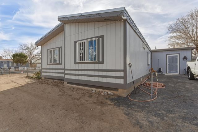 3033 Dona Juanita Drive SW, Albuquerque, NM 87121