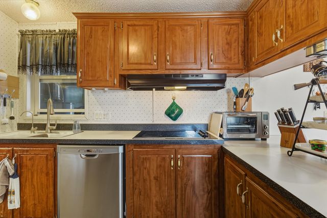 3033 Dona Juanita Drive SW, Albuquerque, NM 87121