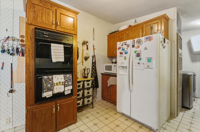 3033 Dona Juanita Drive SW, Albuquerque, NM 87121