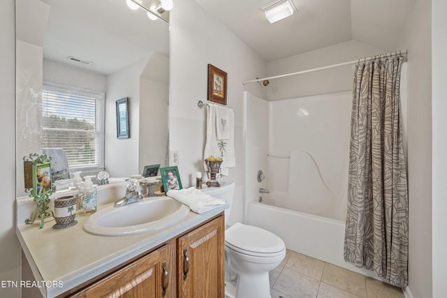 7437 Lawford Rd, Knoxville, TN 37919