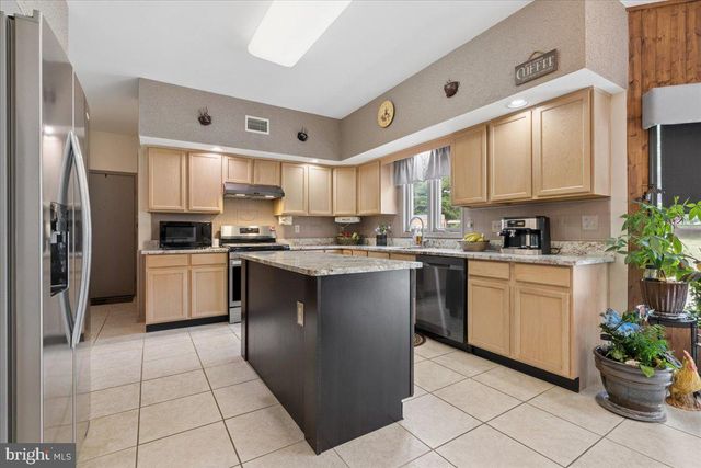 5 HARTNETT WAY, Millstone Twp, NJ 08510