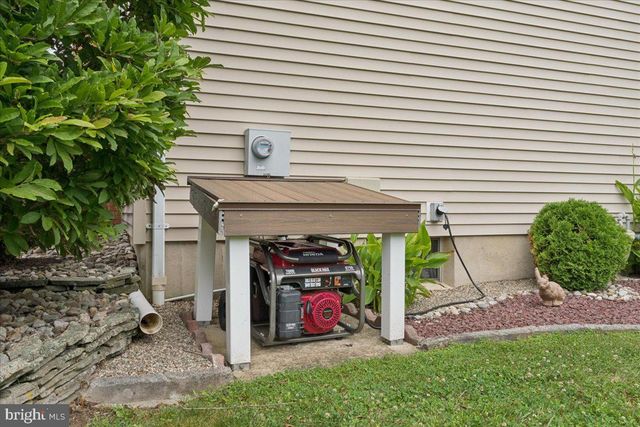 5 HARTNETT WAY, Millstone Twp, NJ 08510