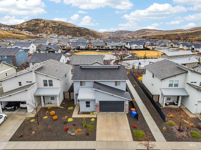 5657 W Song Sparrow St, Boise, ID 83714