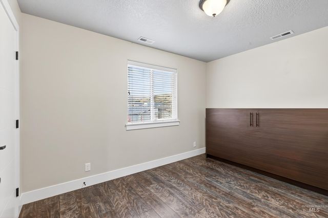 5657 W Song Sparrow St, Boise, ID 83714