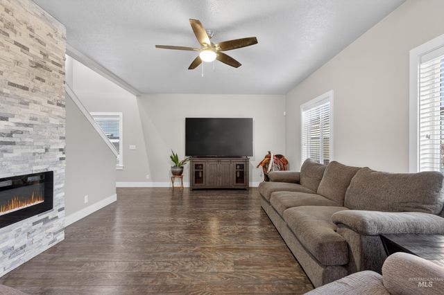 5657 W Song Sparrow St, Boise, ID 83714