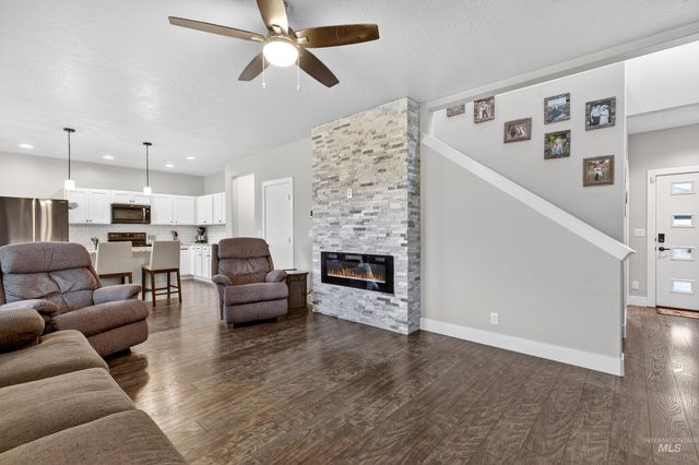 5657 W Song Sparrow St, Boise, ID 83714