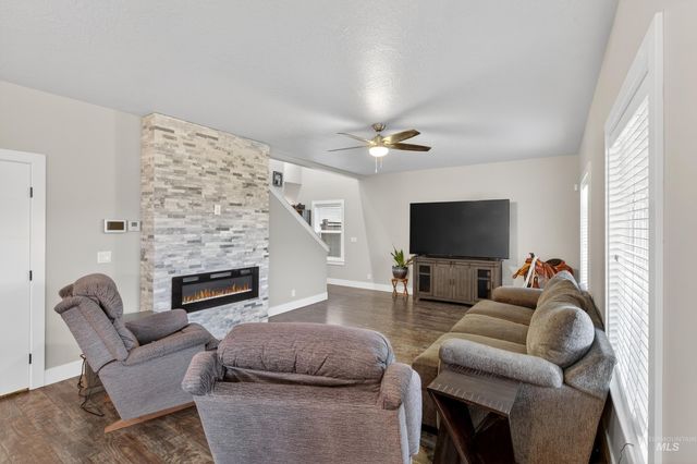 5657 W Song Sparrow St, Boise, ID 83714