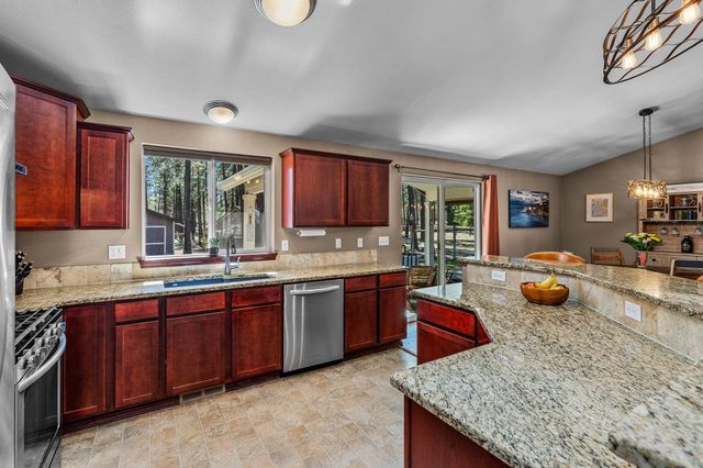 68821 Cache Court, Sisters, OR 97759