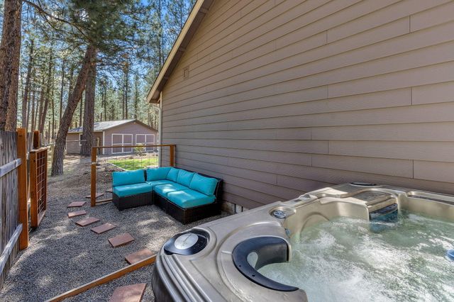 68821 Cache Court, Sisters, OR 97759