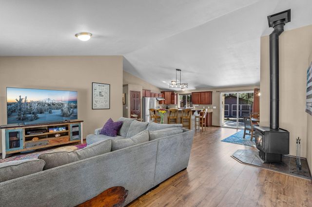 68821 Cache Court, Sisters, OR 97759