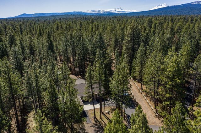 68821 Cache Court, Sisters, OR 97759