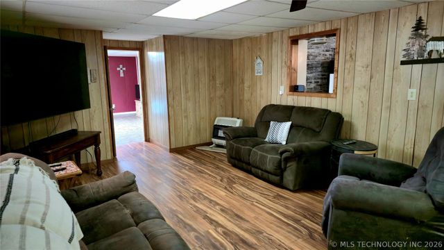 417566 E 1140 Road, Checotah, OK 74426
