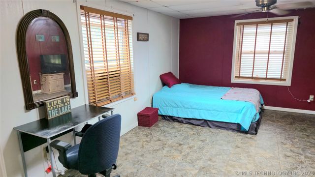 417566 E 1140 Road, Checotah, OK 74426