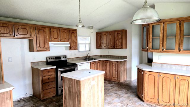 417566 E 1140 Road, Checotah, OK 74426