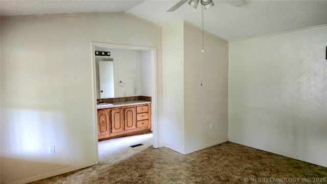 417566 E 1140 Road, Checotah, OK 74426